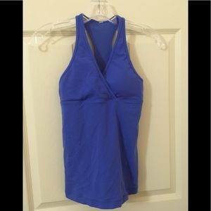 💙New without tags Lululemon top💙